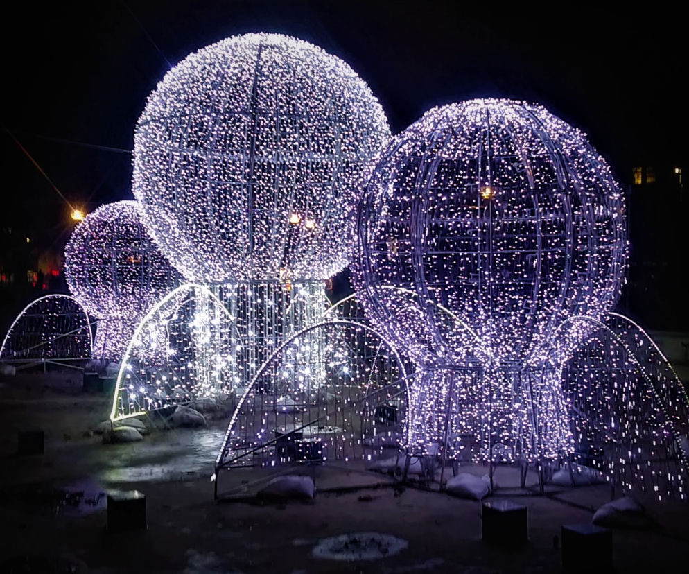 Świąteczna iluminacja na skwerze im. Janiny Szczerskiej