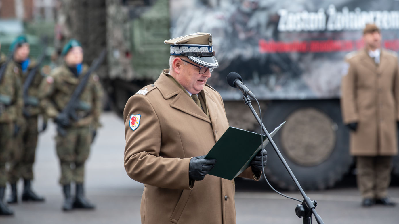 Olsztyn. Ponad 400 żołnierzy złożyło przysięgę. W uroczystości wziął udział szef MON [ZDJĘCIA]