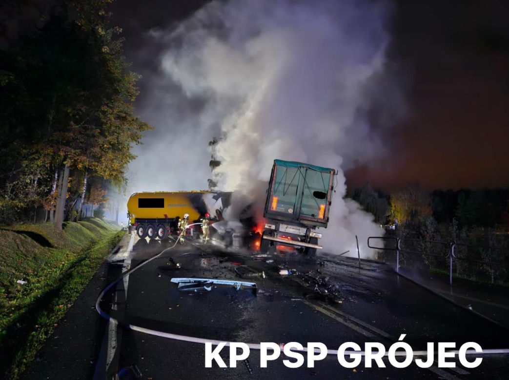 Śmiertelny wypadek pod Grójcem na DK 50 - Zderzyły się dwie ciężarówki