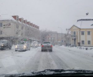 Totalny paraliż miasta. Białystok zasypany śniegiem 15.01.2019