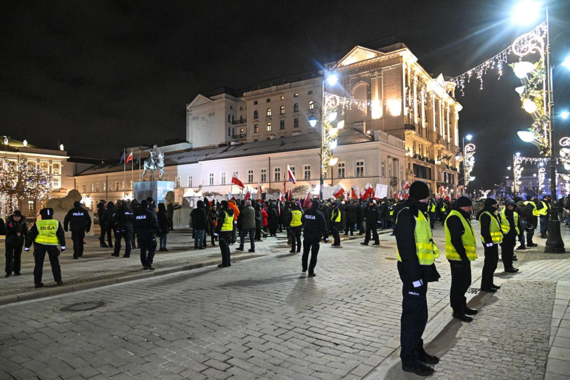 Protest pod Pałacem Prezydenckim