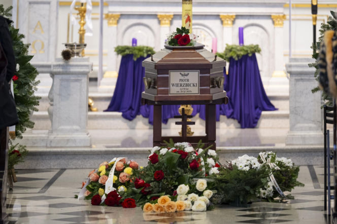 Jarosław Kaczyński na pogrzebie pierwszego naczelnego "Gazety Polskiej"