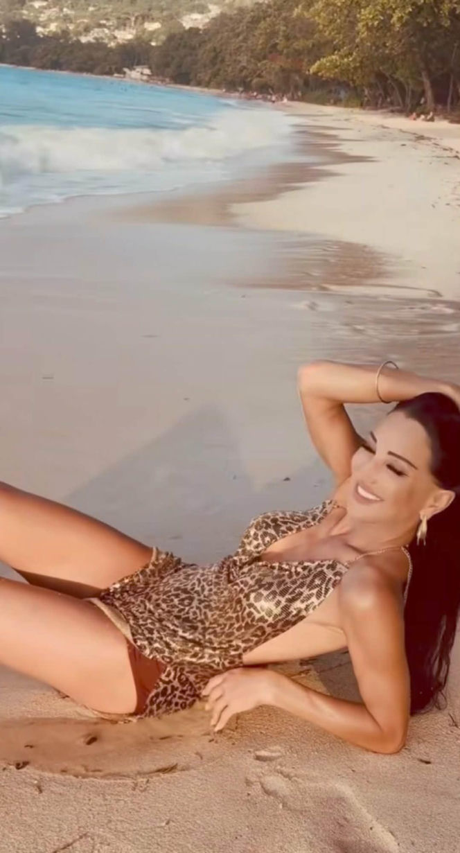 Justyna Steczkowska zachwyca figurą na egzotycznych wczasach. Zabrała tam przyszłą synową