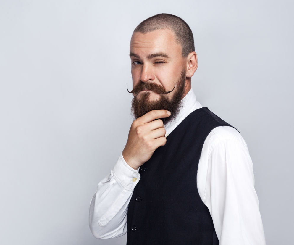 Movember – badajcie się panowie! Na czym polega wąsata akcja?