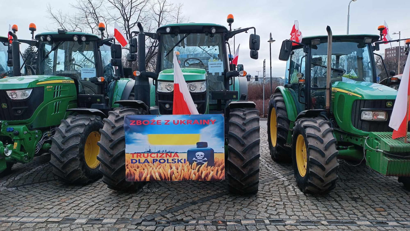  Hasła z protestu rolników we Wrocławiu. "Głód poczujesz, rolnika uszanujesz!"