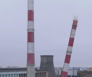 Przez blisko 70 lat były symbolem Łodzi. Trzy kominy EC2 przestały istnieć