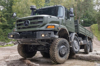 Od luksusowych aut do sprzętu wojskowego? Mercedes-Benz rozważa wejście w przemysł zbrojeniowy