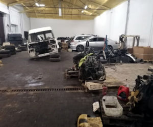 Toyota z Wejherowa w złodziejskiej dziupli na Wilanowie