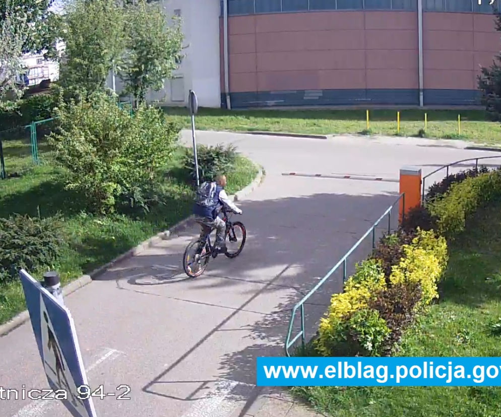 Zrobił salto na szlabanie! Prawdopodobnie go nie zauważył!