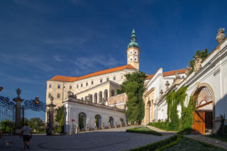 Mikulov - perła Moraw Południowych, którą odwiedził król Polski i Napoleon. Jesień to idealny moment, aby zwiedzić to miasto