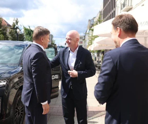 Gianni Infantino zrugał Cezarego Kuleszę?!