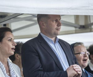 Przemysław Czarnek był królem parkietu we włoskim hotelu. Tam poznał piękną małżonkę [ZDJĘCIA]