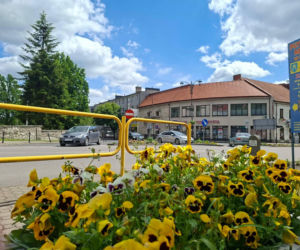 To miasto w woj. świętokrzyskim ma jeden z najpiękniejszych rynków. Czaruje też zabytkową kaplicą