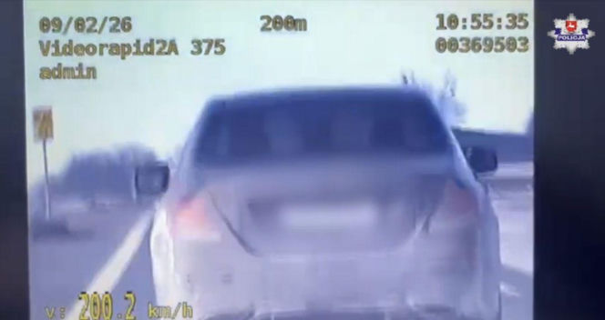 Puławy: Pędziła prawie 200 km/h żeby… zdążyć na paznokcie. Dostała najwyższy, możliwy mandat