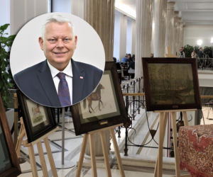 Suski zaskakuje w Sejmie. Pokazał swoje obrazy, karykatury i freski