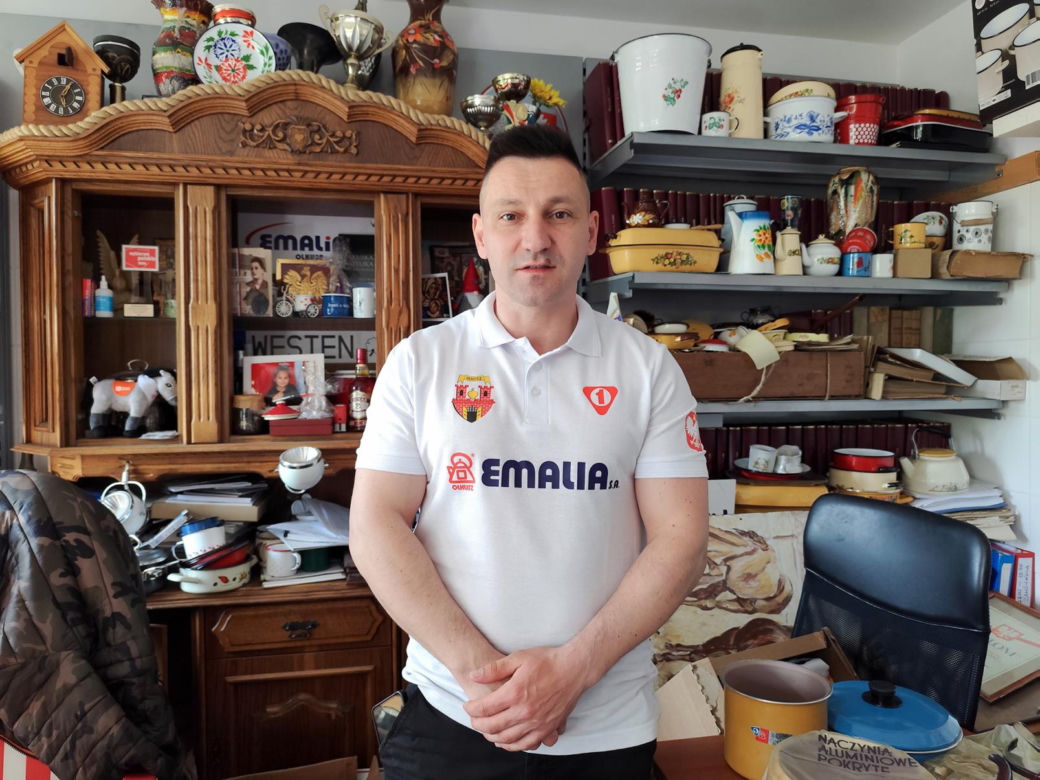 Wstyd i żenada w Olkuszu. Zamknęli mieszkańcom drogę
