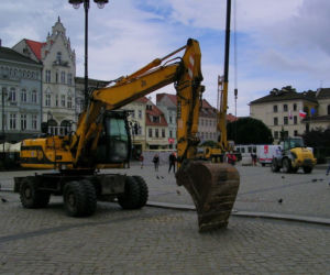 Rozpoczął się długo wyczekiwany remont Starego Rynku w Bydgoszczy [ZDJĘCIA]