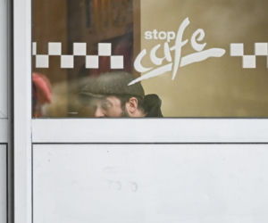 Rozwód Gąsiorowskiej i Żurawskiego w toku! Aktor czekał pod salą z kubkiem w ręku