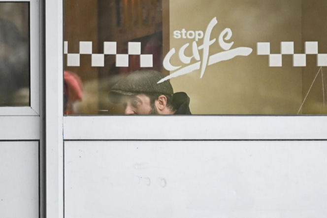 Rozwód Gąsiorowskiej i Żurawskiego w toku! Aktor czekał pod salą z kubkiem w ręku