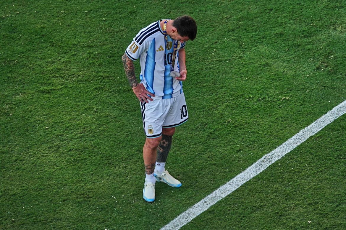 Zapłakany Leo Messi po finale MŚ 2026