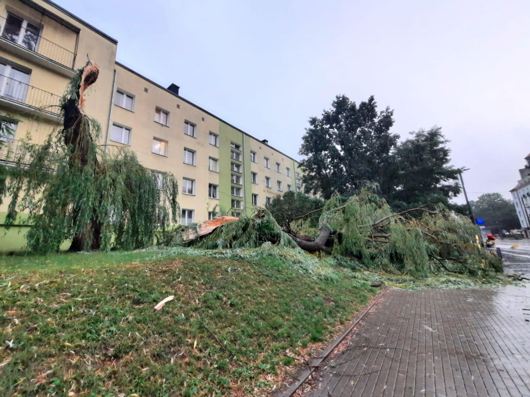 Kolejne groźne nawałnice przeszły nad Warmią i Mazurami. Strażacy interweniowali kilkaset razy [ZDJĘCIA]