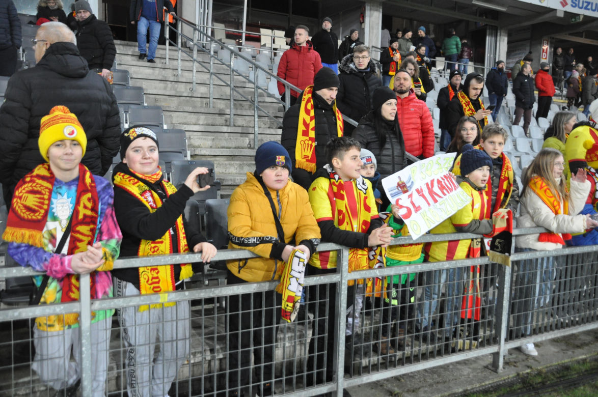 Korona Kielce - ŁKS Łódź. Zdjęcia kibiców na Suzuki Arenie