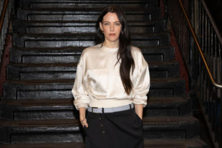 Wnuczka Elvisa Presleya jest matką syna Johna Travolty?! Zaskakujące szczegóły pozwu