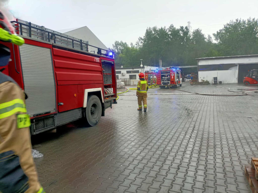 Wielki pożar hali w Gliwicach! Chmura dymu nad miastem