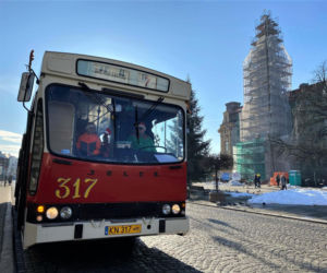 To jest autobus tylko dla grzecznych pasażerów! Szukajcie go na linii numer 7