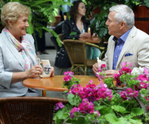 M jak miłość odc. 1011. Barbara Mostowiak (Teresa Lipowska), Stanisław (Włodzimierz Matuszak)