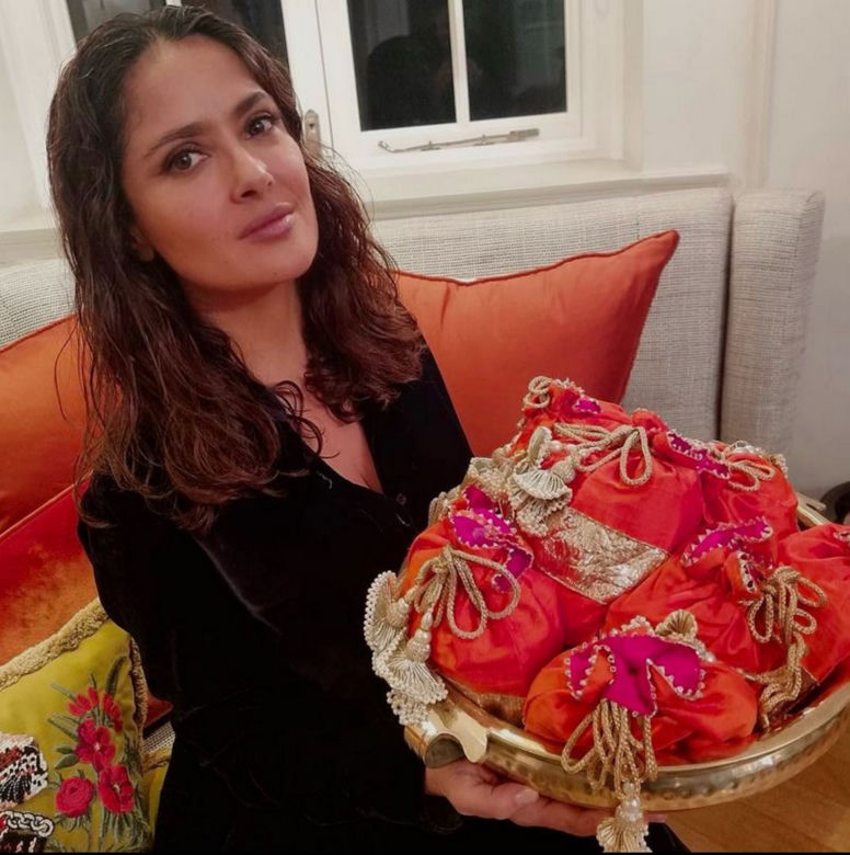 56-letnia Salma Hayek starzeje się wstecz? "Ciało i twarz 25-latki". Szok