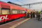 Pod wagonem kolejowym wybuchł pożar. Ewakuacja 250 osób