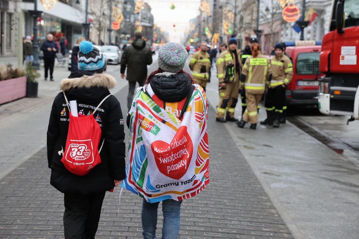 Łódź. Wielka Szarża na Piotrkowskiej w Łodzi, w ramach 33. Finału Wielkiej Orkiestry Świątecznej Pomocy.