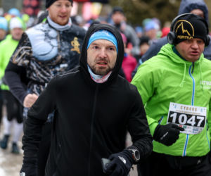 Wystrzał startera zamiast szampana. Tłumy powitały Nowy Rok na XX Śląskim Maratonie Noworocznym Cyborg