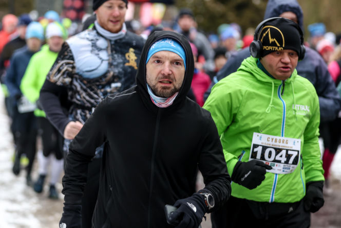Wystrzał startera zamiast szampana. Tłumy powitały Nowy Rok na XX Śląskim Maratonie Noworocznym Cyborg