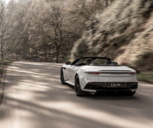 Aston Martin DBS Superleggera Volante