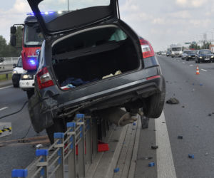 Wypadek Na S8, wjechał na barierki