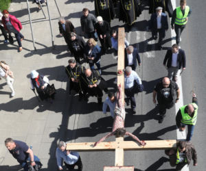Wielki różaniec na ulicach Warszawy. Modlą się o ustanie „pandemii aborcji”