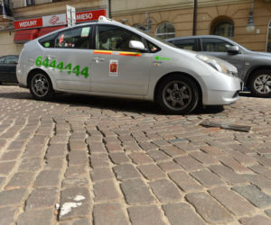 Wstyd! Takie dziurawe ulice w centrum Warszawy