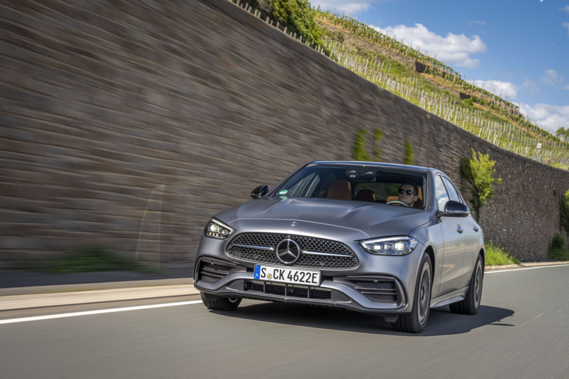 Mercedes-Benz Klasy C 300 e (2022)