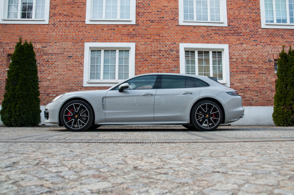 Porsche Panamera Turbo Sport Turismo 4.0 V8 550 KM