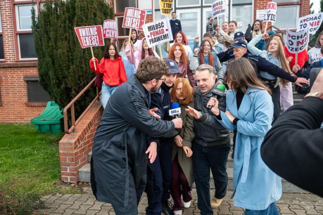 "Pierwsza miłość": powstaje fanklub Teresy i Mateusza... Historia ich zakazanej miłości zyskuje fanów