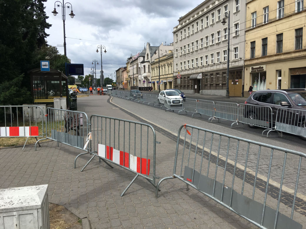 Uwaga bydgoszczanie! Rozpoczęły się prace nad przebudową ul. Focha [ZDJĘCIA]