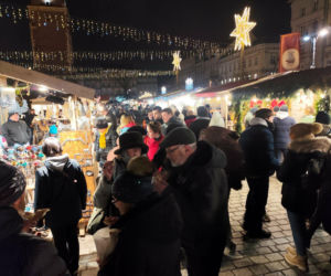 Tłumy na bożonarodzeniowym jarmarku na Rynku. To ostatnie dni żeby go odwiedzić