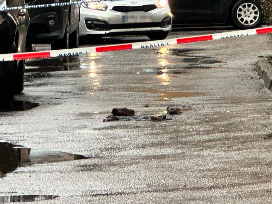 Leżała nieprzytomna przed klatką schodową. Zabrali ją do szpitala, tam zmarła