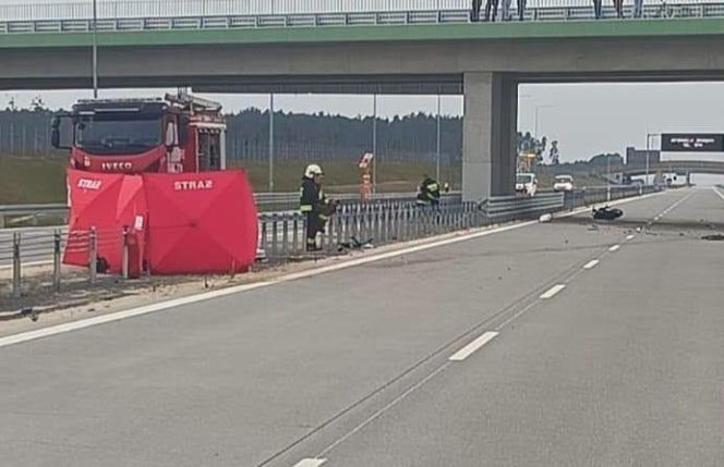Tragiczny wypadek na autostradzie A2 na wysokości Łukowiska. 31-letni kierowca motocykla zderzył się z TIR-em