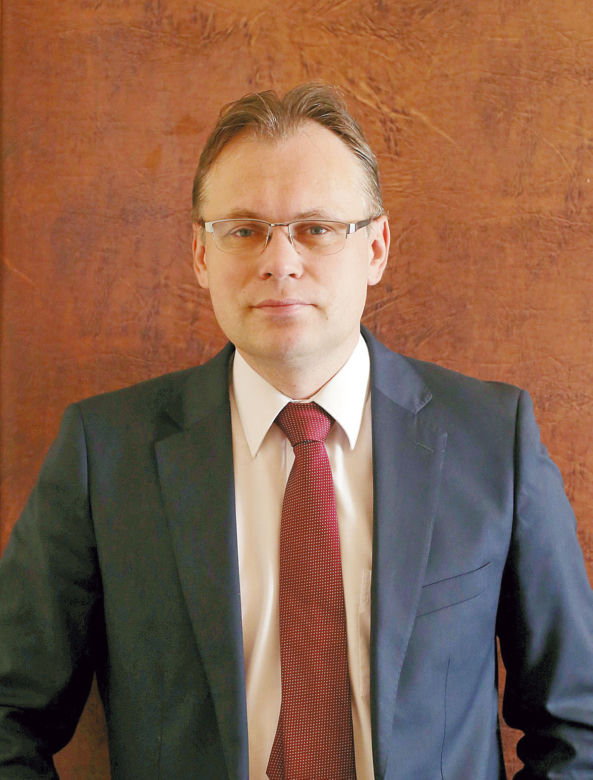 Tusk uciekał przed aferą z Sikorskim