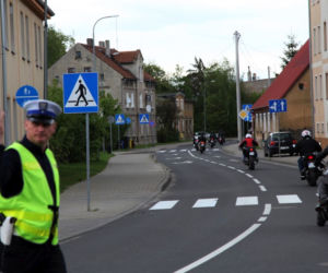 Żary. Ocalił grupę studentów, ale zginął w katastrofie helikoptera. Koledzy pamiętają o policjancie [ZDJĘCIA]