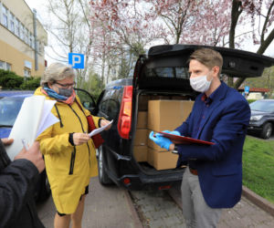 Toruń: 50 tysięcy maseczek dla mieszkańców! Są DARMOWE! 