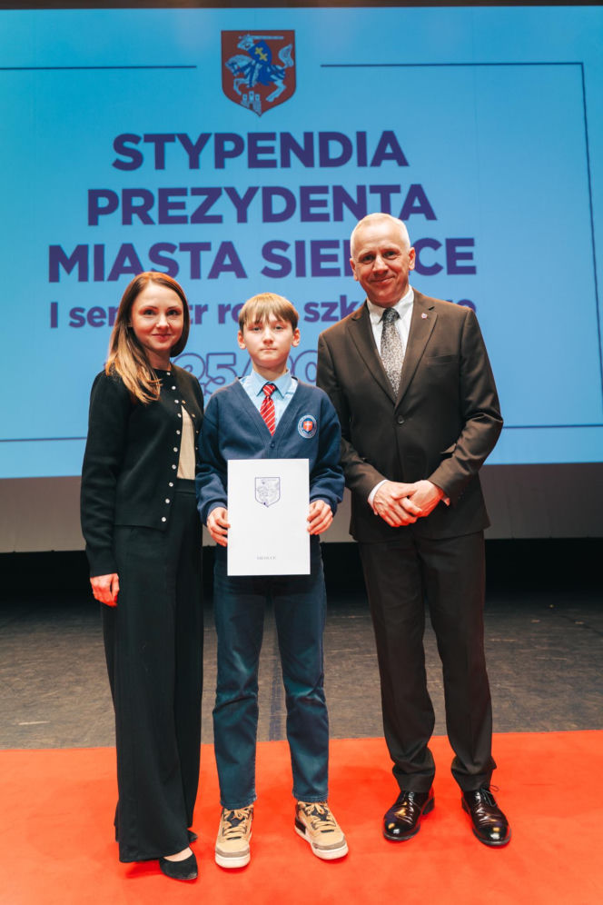 Najzdolniejsi uczniowie odebrali stypendia Prezydenta Miasta Siedlce
